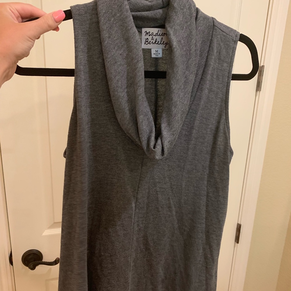 Sleeveless cowlneck sweater. Super soft!!